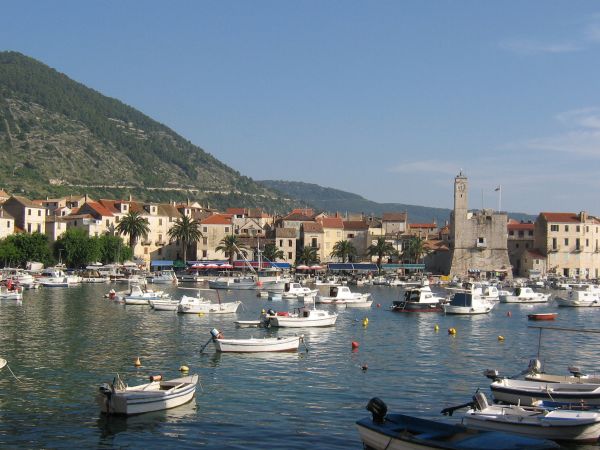 Vis harbor1